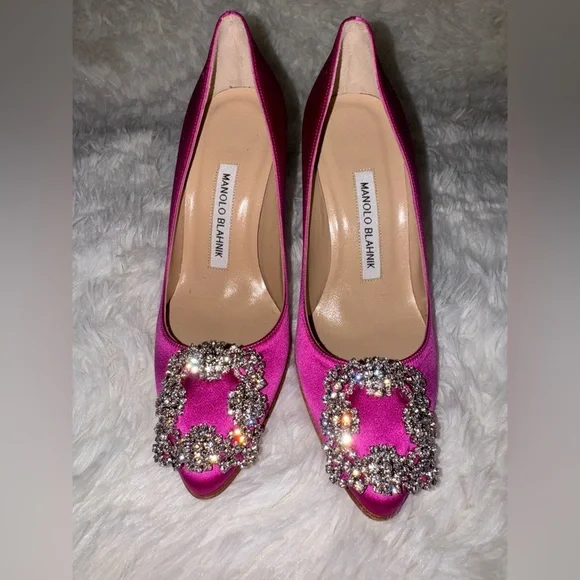 NEW MANOLO BLAHNIK Hangisi 90 crystal-embellished satin Purple pumps sz 35.5 - Picture 10 of 14